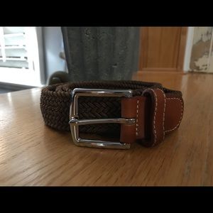 Brooks Brothers men’s woven brown belt.